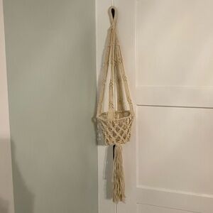 Macrame plant wall hanger off white
